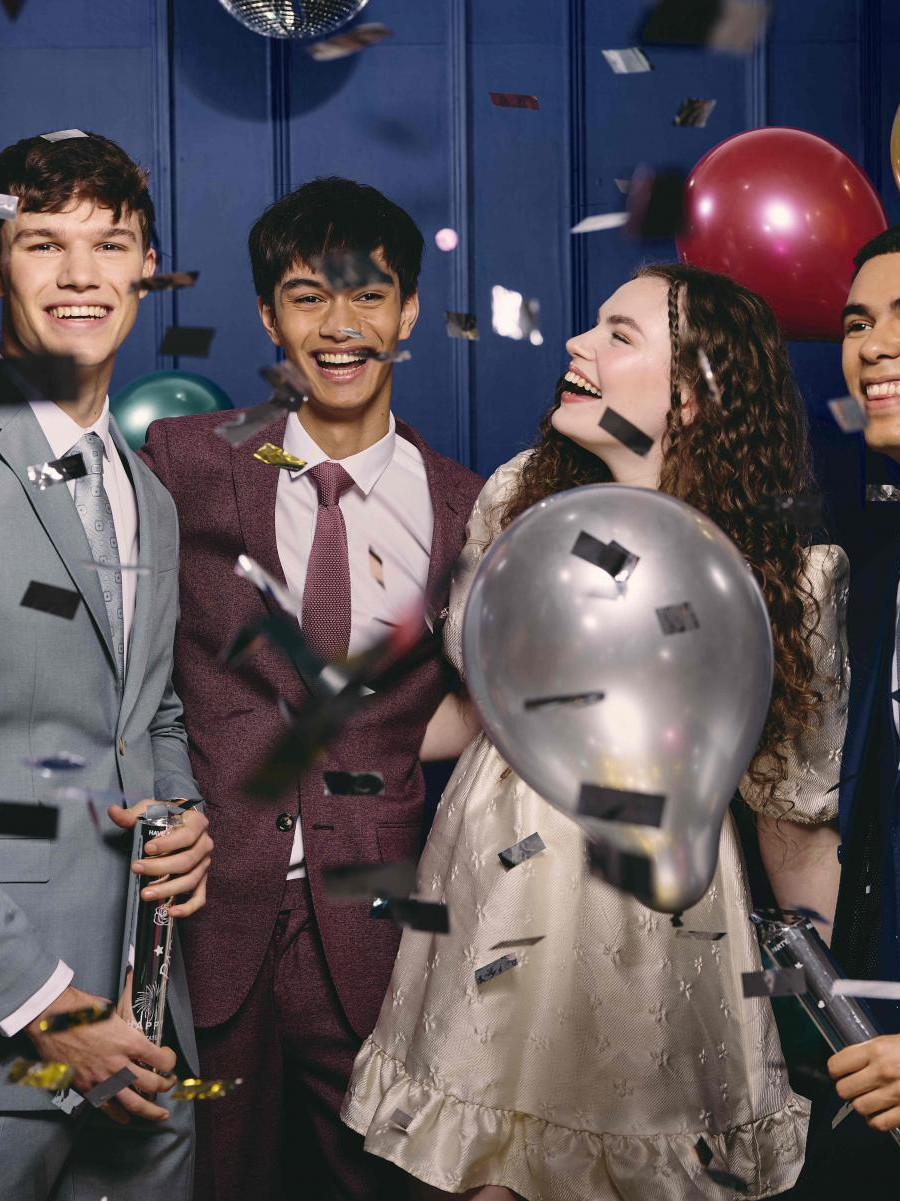 premium-mens-suit-hire-wrexham